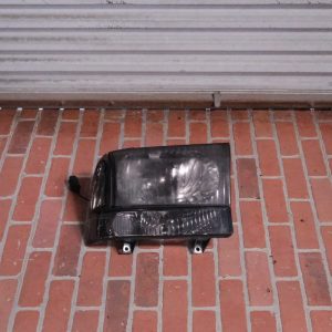 1999 2000 2001 2002 2003 2004 2005 Ford F250 Lariat Driver Headlight