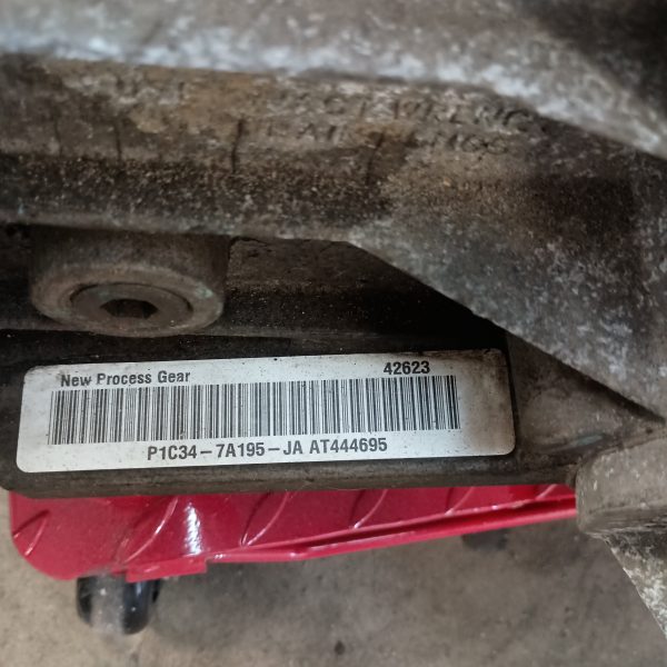 2003 Ford F250 Transfer Case P1C34-7A195-JA  AT444695 - Image 3