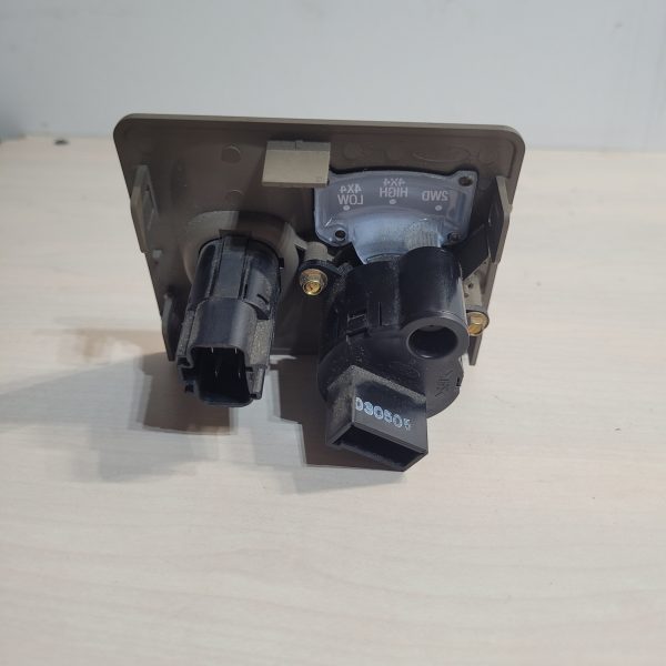 2003 Ford F250 Transfer Case And Parking Sensor Switches (In Bezel) - Image 2