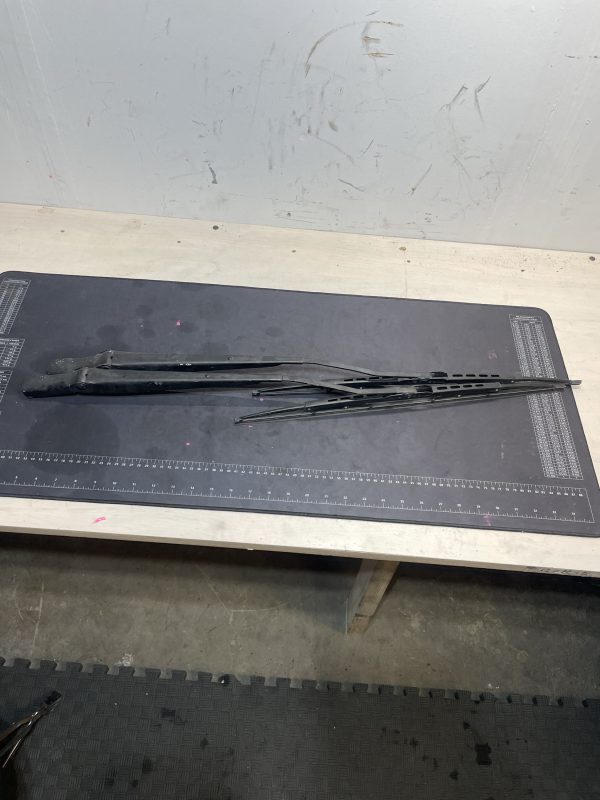 2003 Ford F250 Windshield Wiper Arms (set) - Image 2