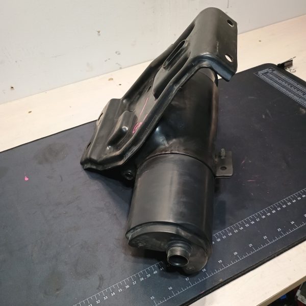 1999-2004 Ford F-250 Fuel Vapor Canister with mount. 5.4L Gas - Image 2