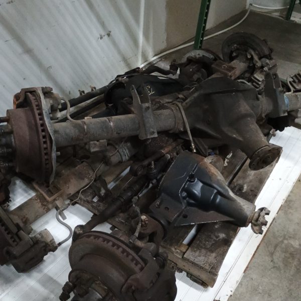 Ford F250 Front / Rear Axles - Price Varies. Selling for Cheap. - Image 2