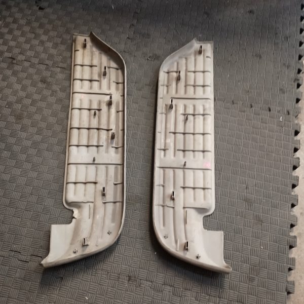 Rear Bumper Steps (Pair) Scuffed. Discounted. - Image 2
