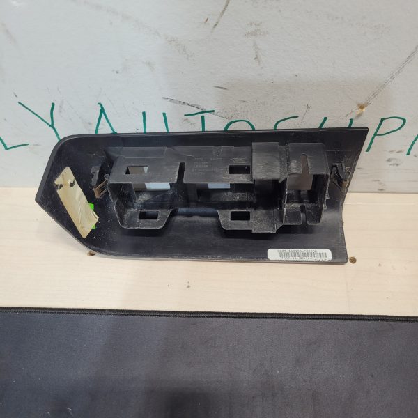 2008 Ford F-350 Front Driver Window Bezel - Image 2