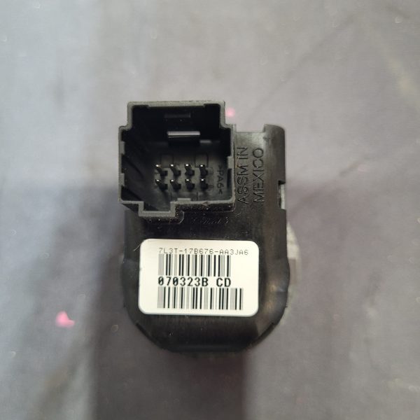 2008 Ford F-350 Mirror Control Switch - Image 2
