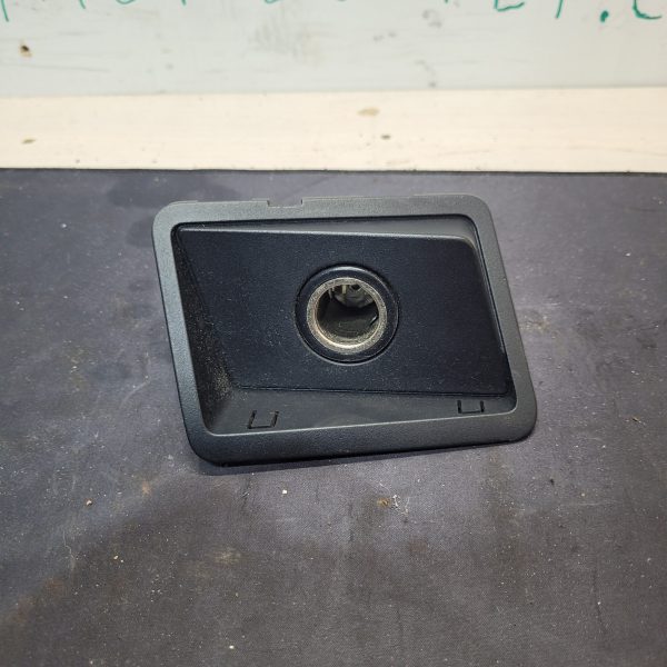 2008 Ford F-350 Power Point (In Bezel)