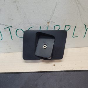 2008 Ford F-350 Aux Chord Point (In Bezel)