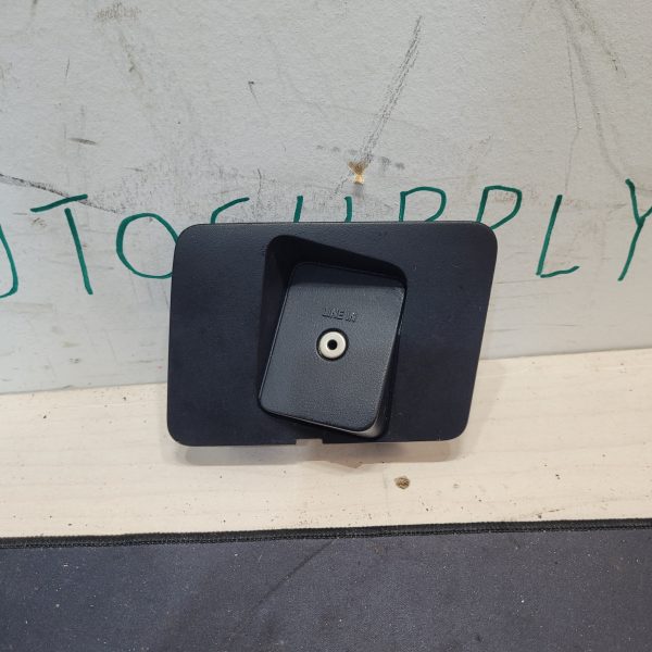 2008 Ford F-350 Aux Chord Point (In Bezel)