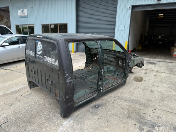 2003 Ford F250 Truck Cab with Title - Image 3