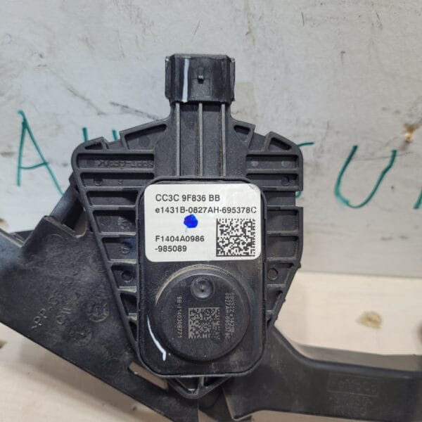 2015 Ford F-250 Gas Pedal - Image 3