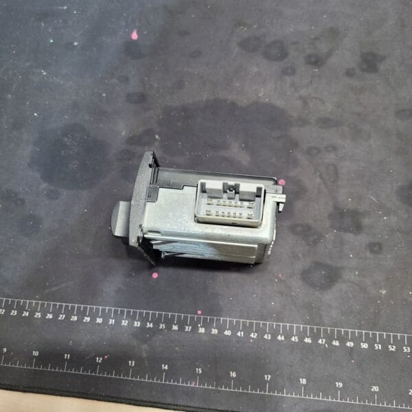 2015 Ford F-250 Trailer Brake Control - Image 2