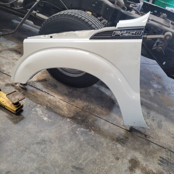 2015 Ford F-250 Driver Side Fender