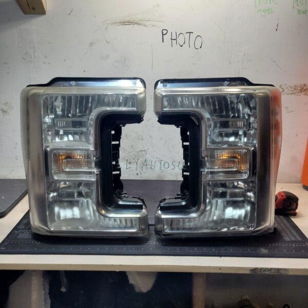 2019 Ford F-350 Headlights