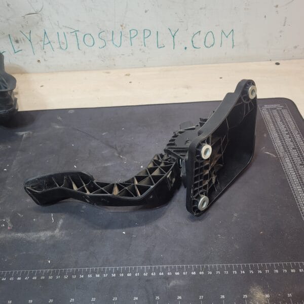 2019 Ford F-350 Gas Pedal - Image 2