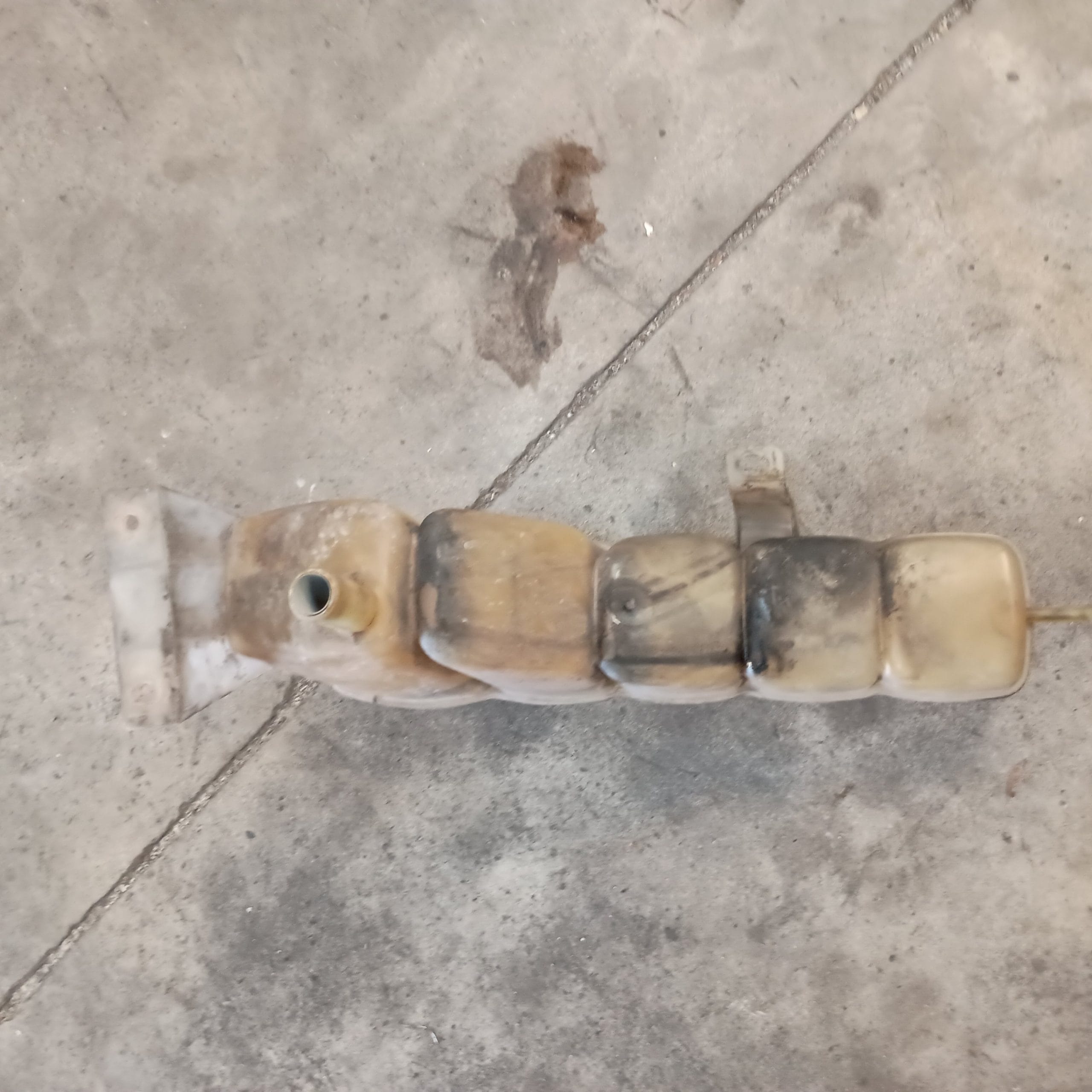 1999-2003 Ford F250 F350 F450 Radiator Expansion Tank for 7.3l Diesel - 2C3Z8A080AA - 3C348A080BA