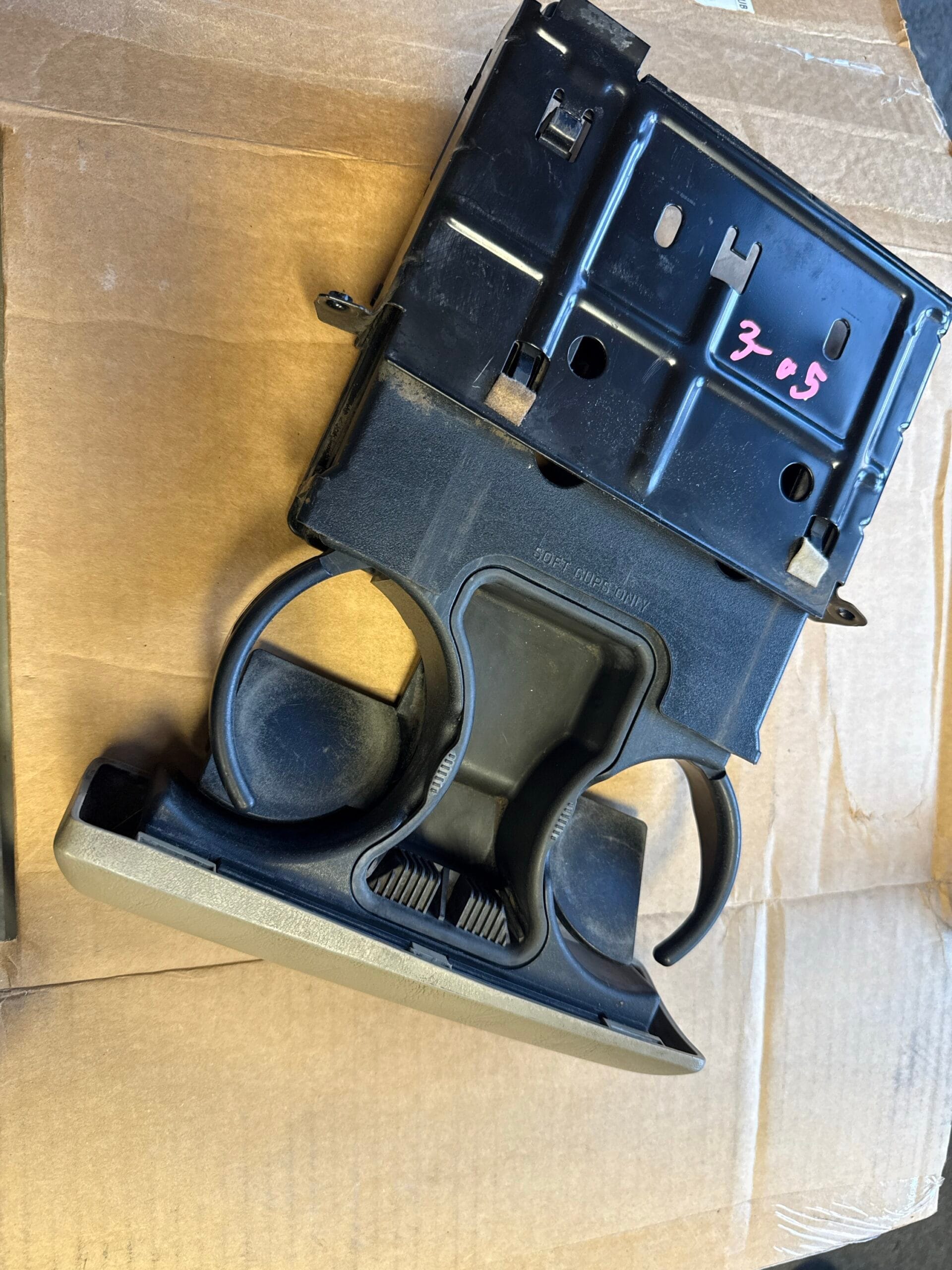 2005-2007 Ford F250 cup holder - Image 3