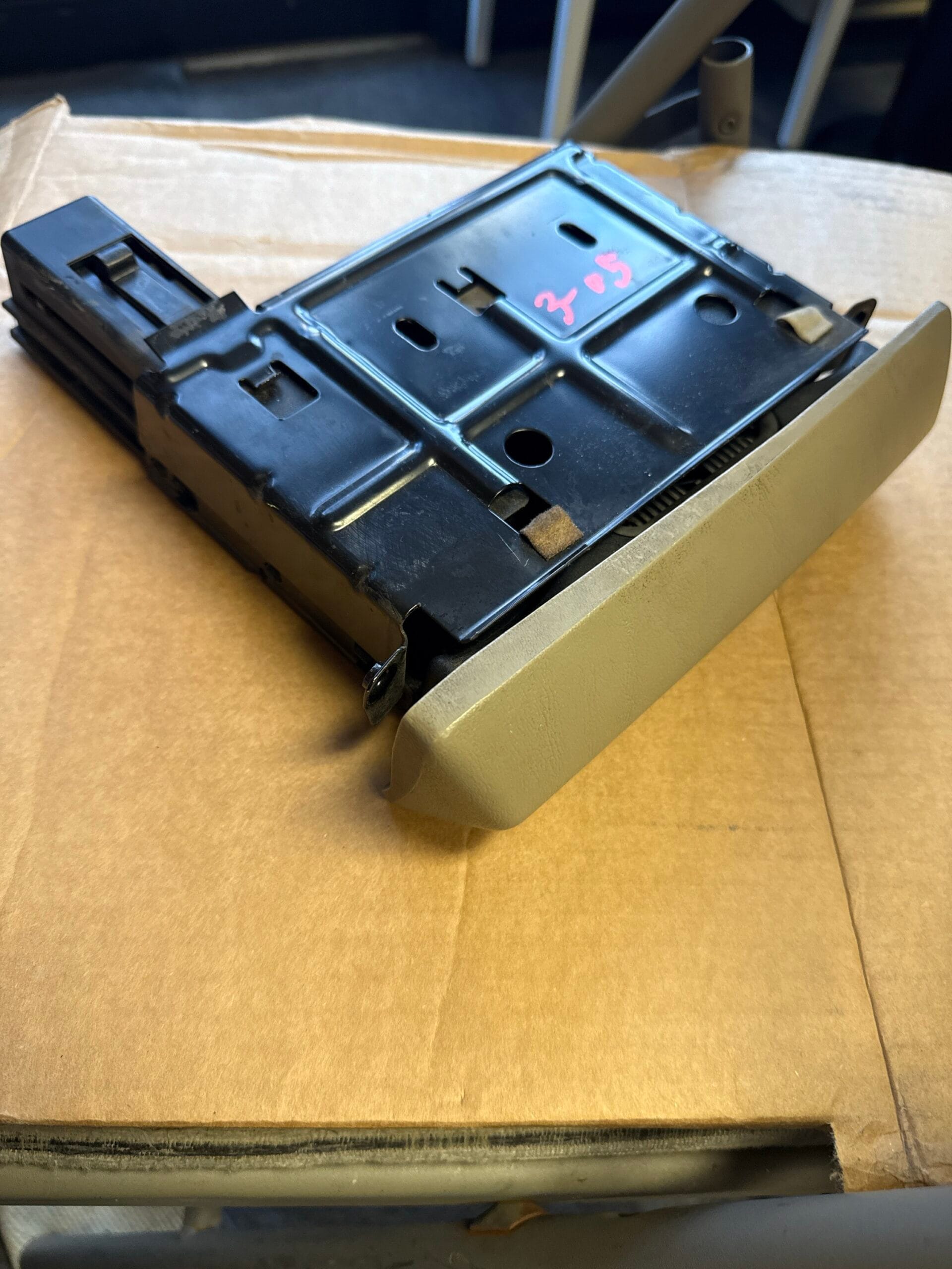 2005-2007 Ford F250 cup holder