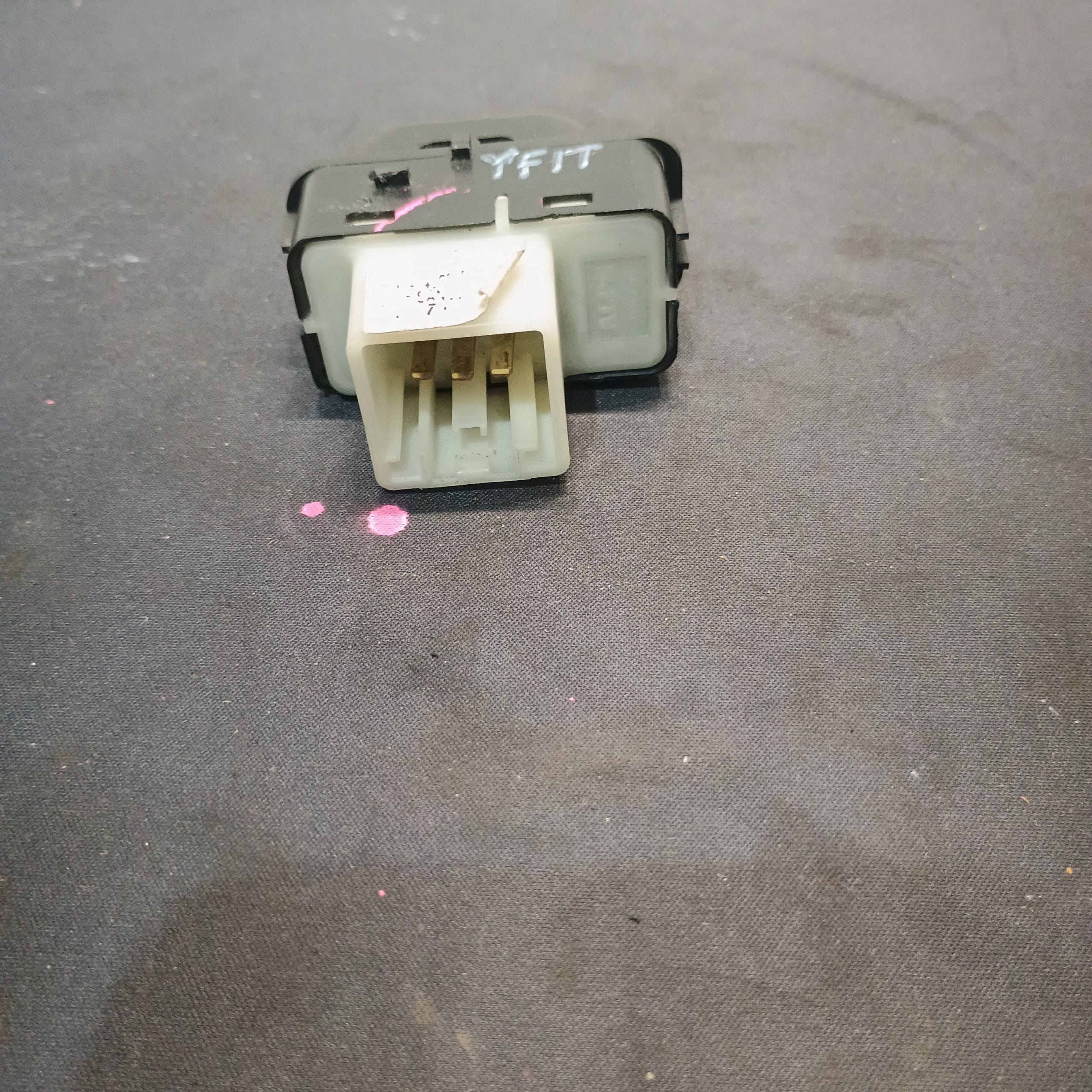 1999-2004 Ford F250 Door Window Switch - Image 2