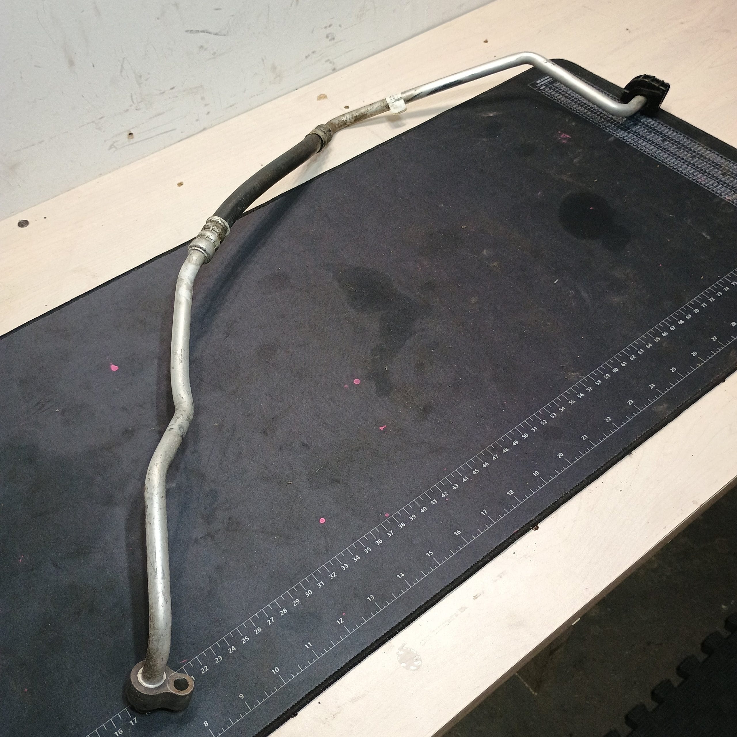 2003 Ford F250 AC Refrigerant Line - Image 2