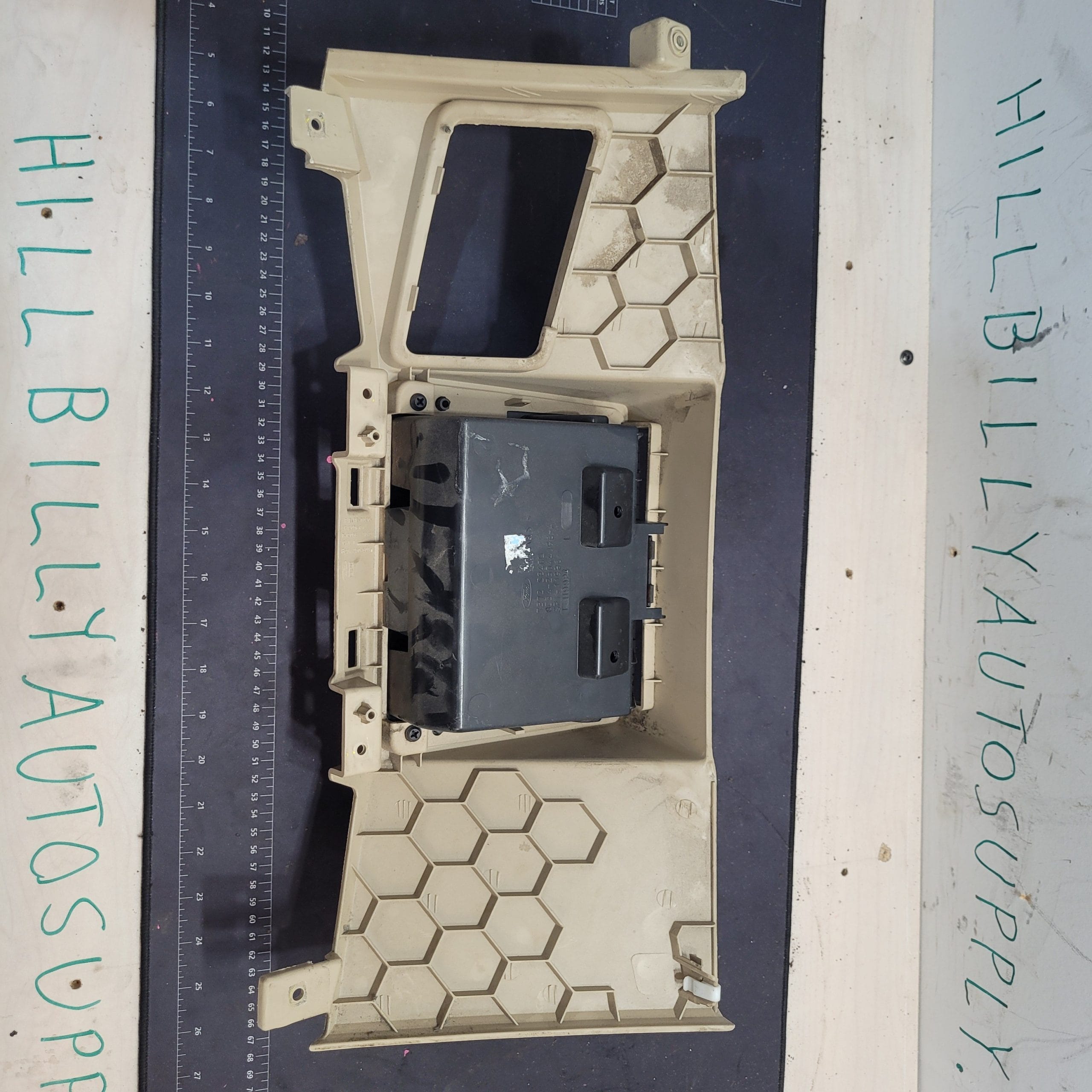 2008-2016 Ford F250 F350 Cupholder and Lower Dash Assembly - Image 2