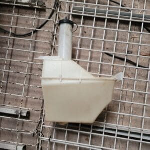 1999-2004 Ford F-250 Washer Fluid Reservoir