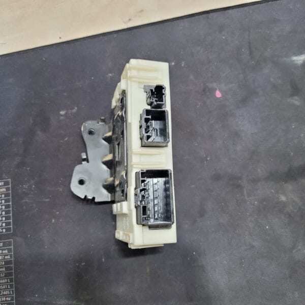 2019 Ford F-350 Trailer Brake Control Module - Image 3