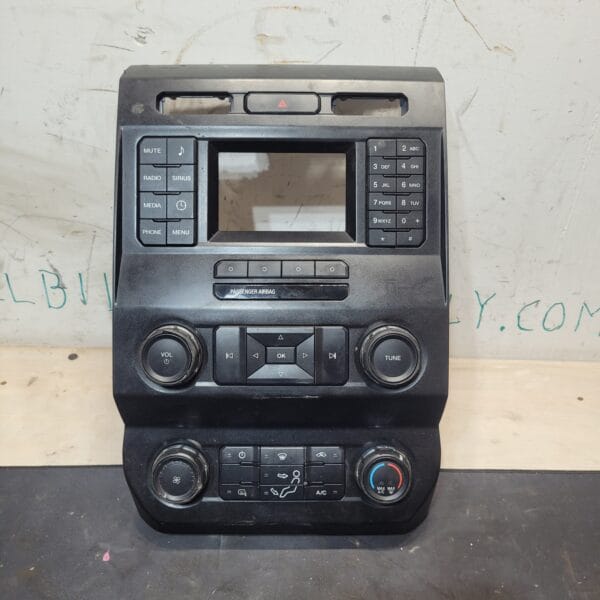2019 Ford F-350 Central Control Panel
