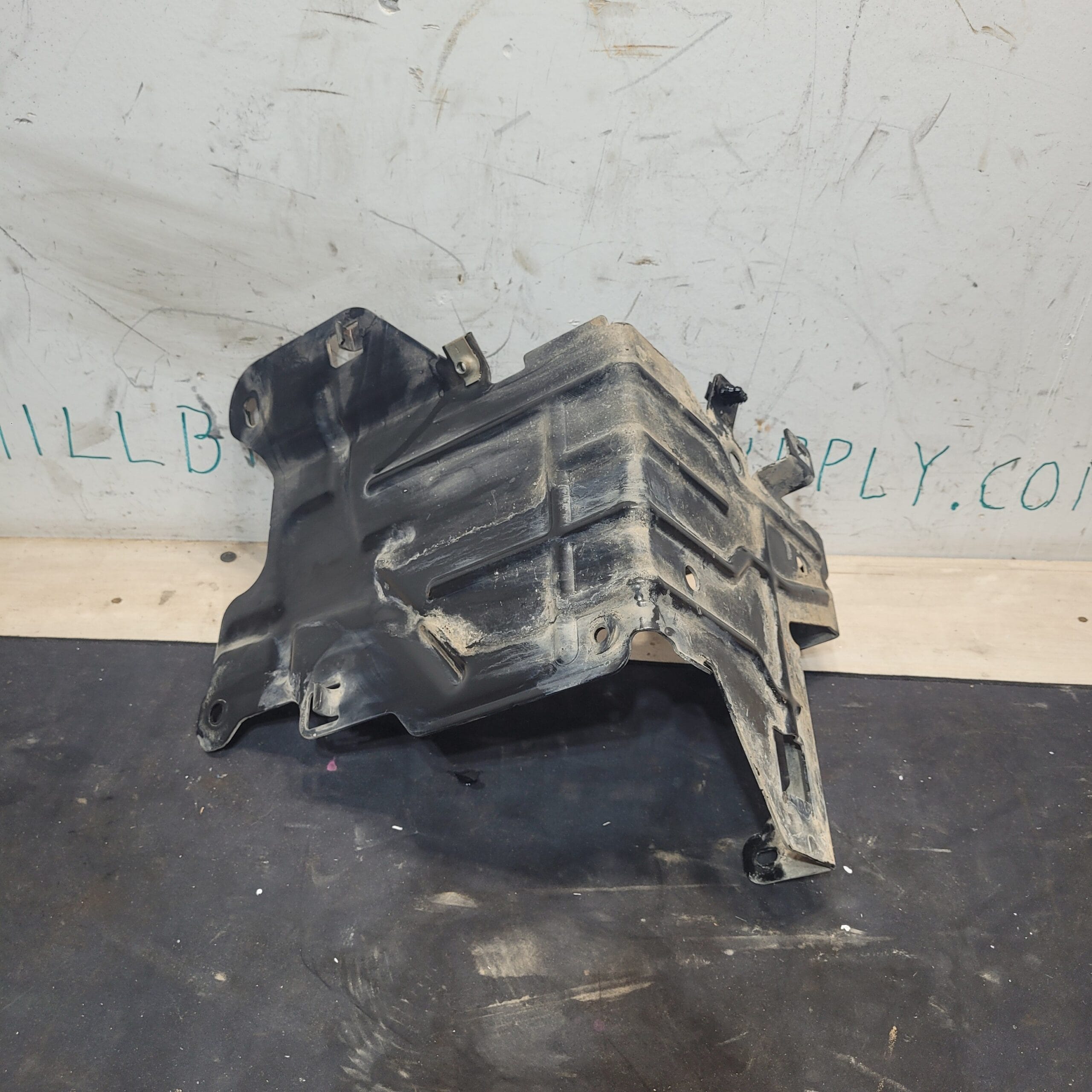 2019 Ford F350 Engine Bay Fuse Box Bracket - Image 2